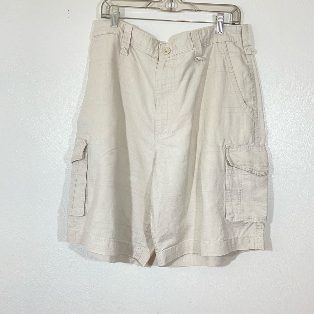 Champs Men Shorts. Cream. Sz. 36.